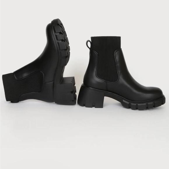 New Steve Madden Hayle Platform Chelsea Boots Booties Chunky Lug Sole - Picture 2 of 7